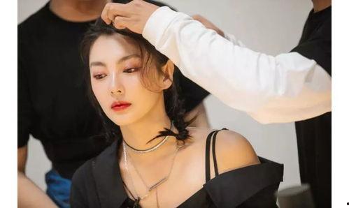 特别吃瓜的女人